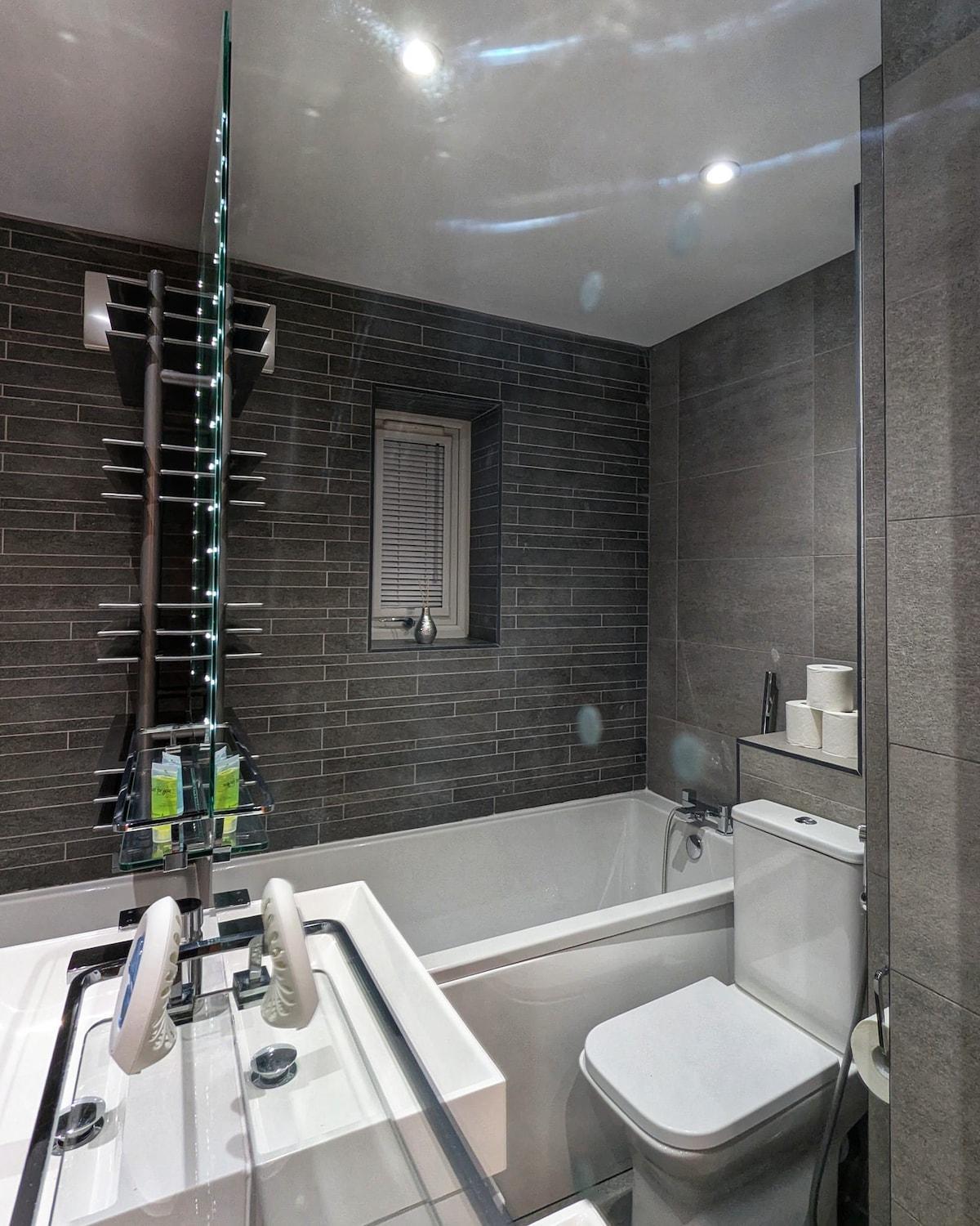 Beautiful 5 Bedroom Home Sleeps 12 People In Manchester Exteriér fotografie