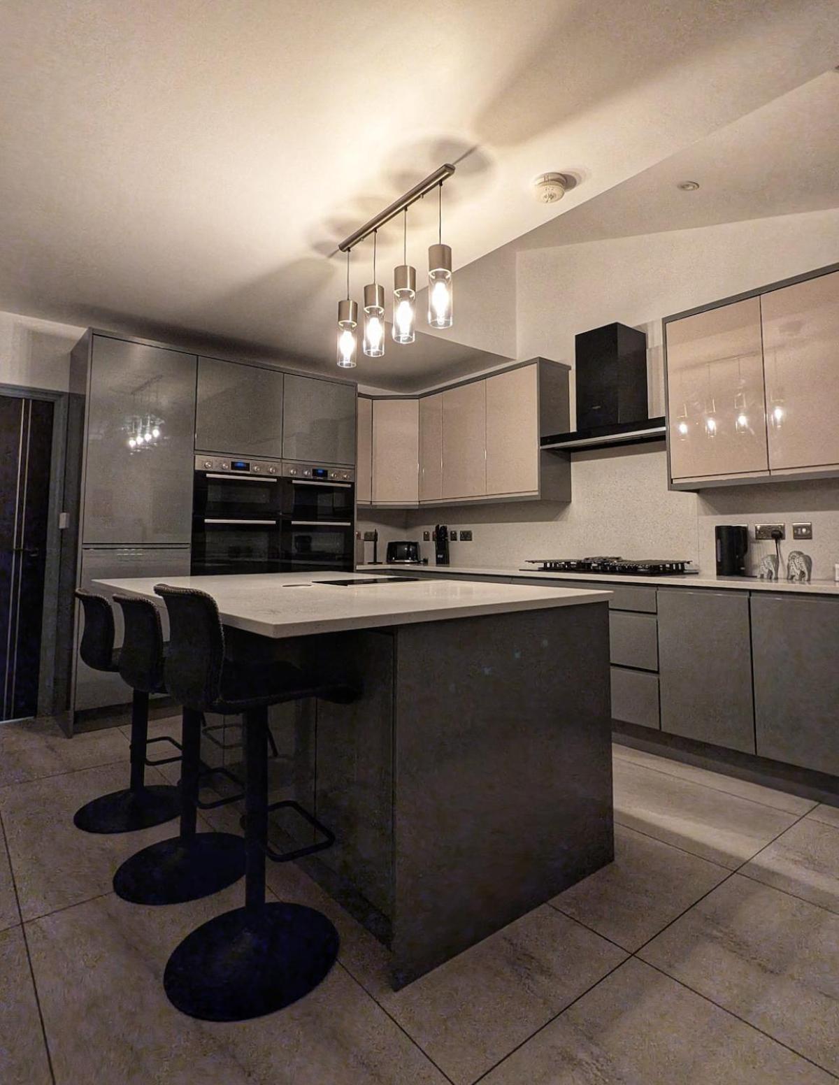 Beautiful 5 Bedroom Home Sleeps 12 People In Manchester Exteriér fotografie