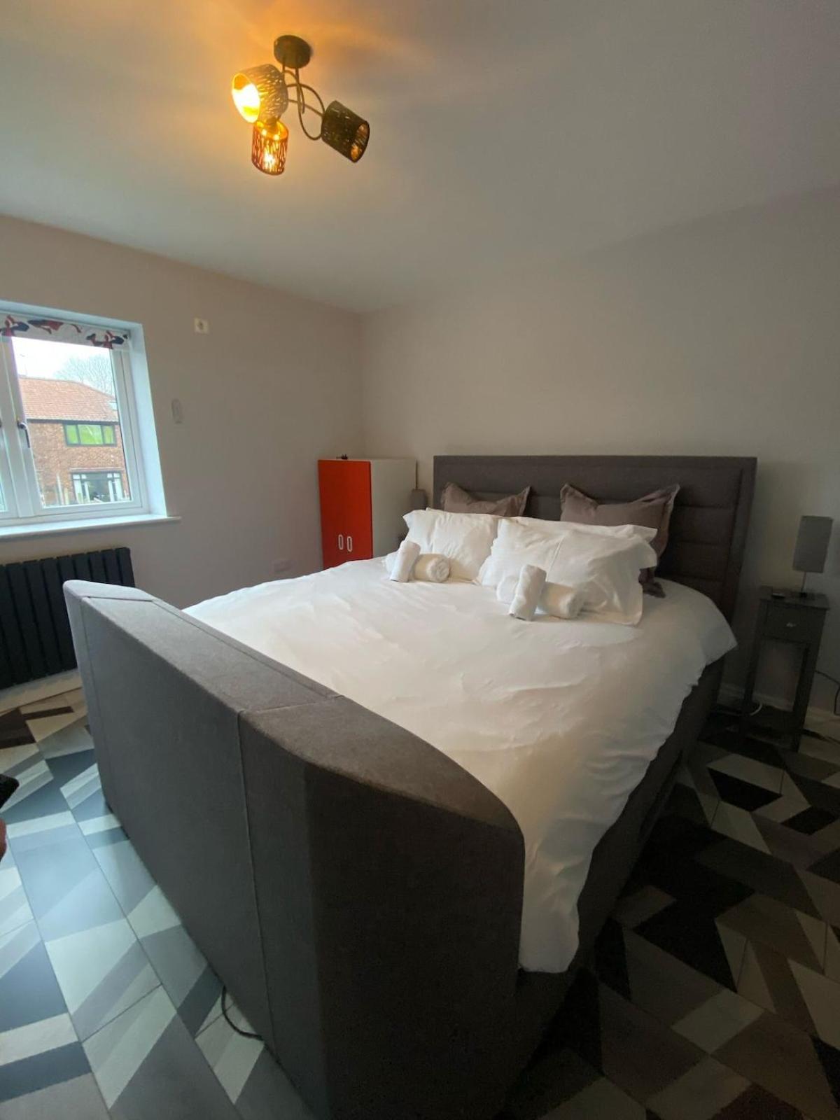 Beautiful 5 Bedroom Home Sleeps 12 People In Manchester Exteriér fotografie