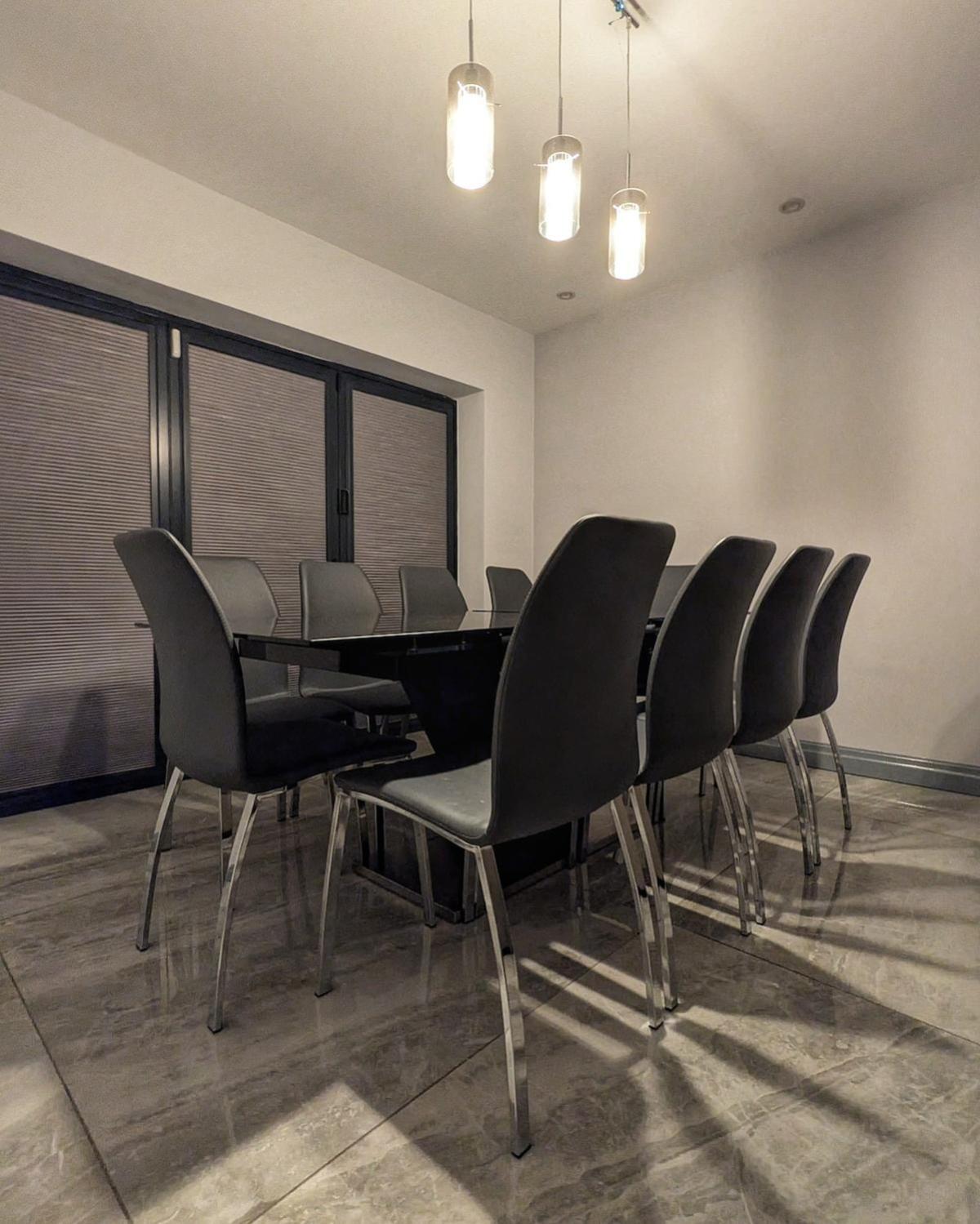 Beautiful 5 Bedroom Home Sleeps 12 People In Manchester Exteriér fotografie